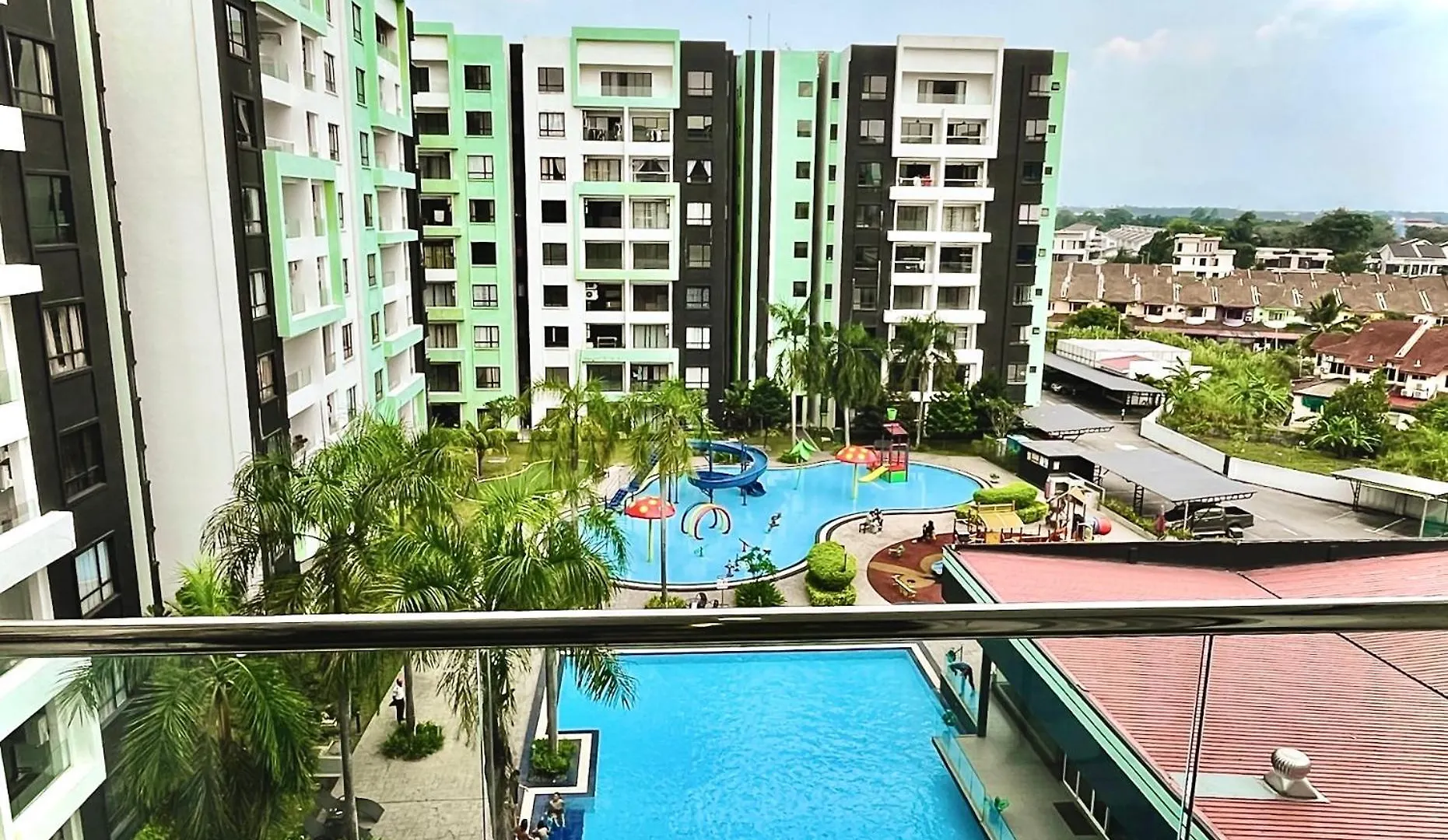 Manhattan Condo Ipoh Waterpark Poolview Free Carpark & Netflix By Ply Home Malezya